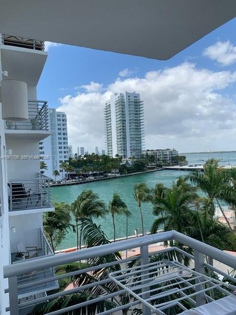 Building Photo - 1450 Lincoln Rd