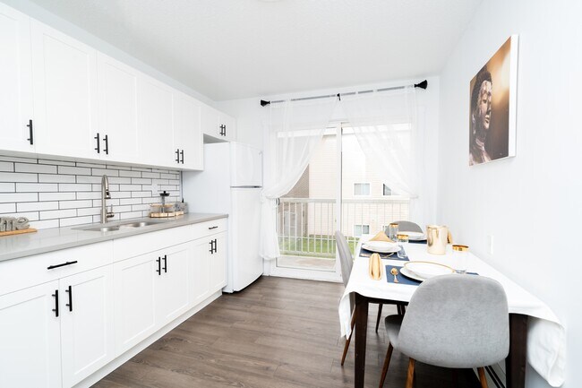 Photo du bâtiment - 10021-10154 154 St