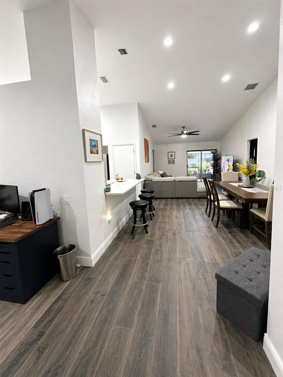 Foto del edificio - 1208 Tiger Wood Ct