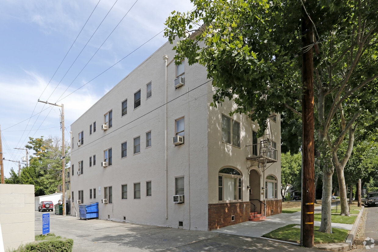 Building Photo - 914 23rd St