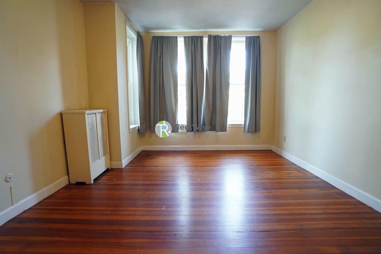 Foto principal - 1132 Commonwealth Ave
