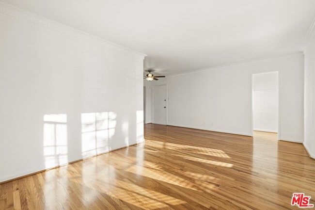 Foto del edificio - 5324 Vantage Ave