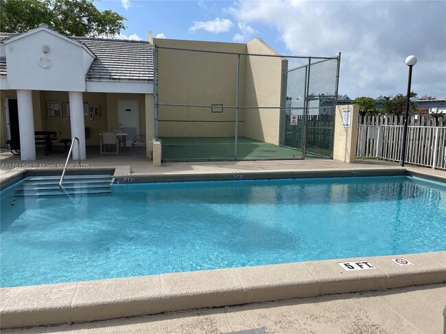 Building Photo - 4560 SW 68th Ct Cir