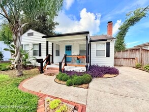 Building Photo - 1626 Charon Rd
