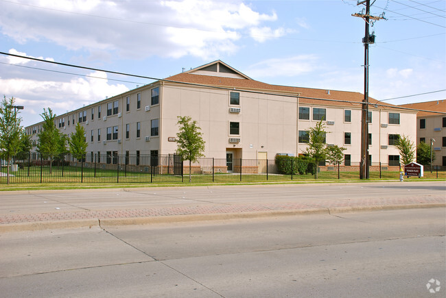 Foto del edificio - Pioneer Place Senior Housing