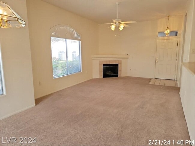 Building Photo - MISSION RIDGE 1ST FLOOR UNIT!!