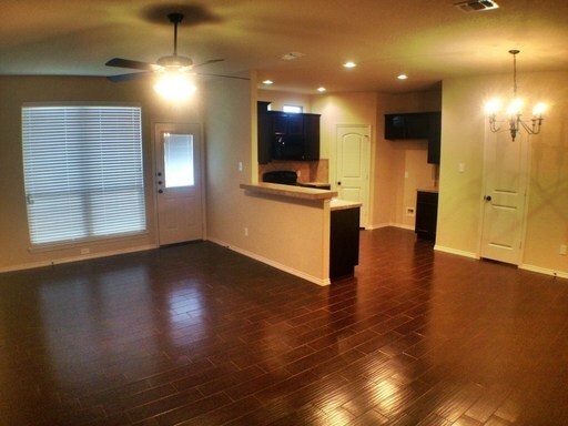 Foto del edificio - 288 Rosalie Dr