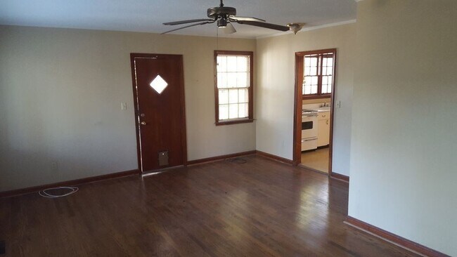 Building Photo - 2408 Apricot Ln