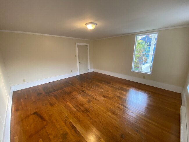 Dormitorio - 187 Main St