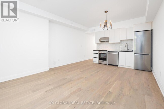 Building Photo - 475 Ossington Ave