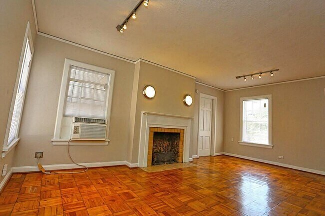 Building Photo - 1702 Wentworth St
