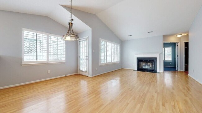 Building Photo - 113 Duchess Ln