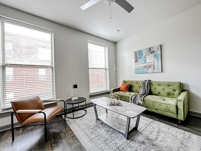 Building Photo - 111 E 4th St Building Photo - 111 E 4th St