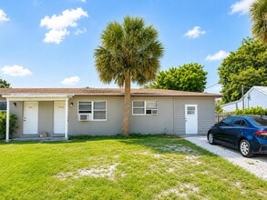 Building Photo - 503 SE Flamingo Ave