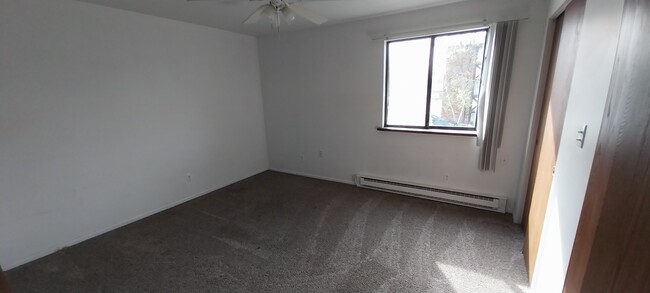 Foto del edificio - 352 N Birch St