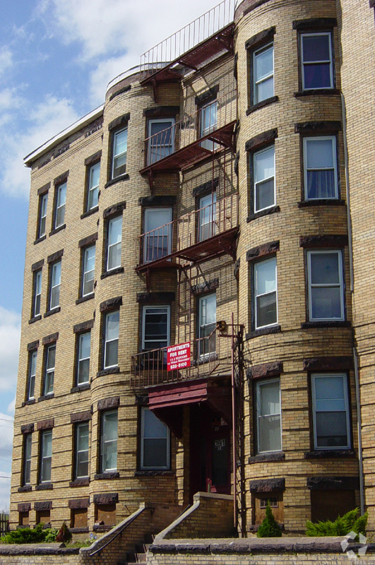 Foto del edificio - Holyoke Portfolio