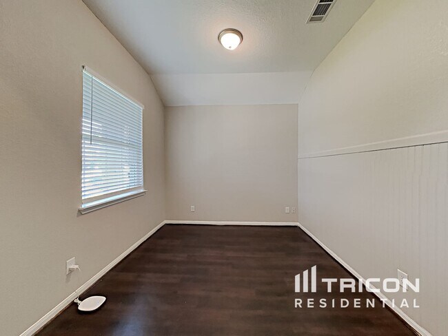 Foto del edificio - 21566 Alexa Forest Dr