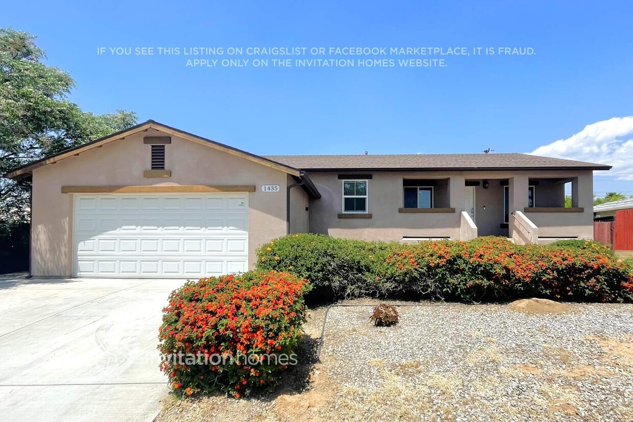 Primary Photo - 1435 Laramie Ave