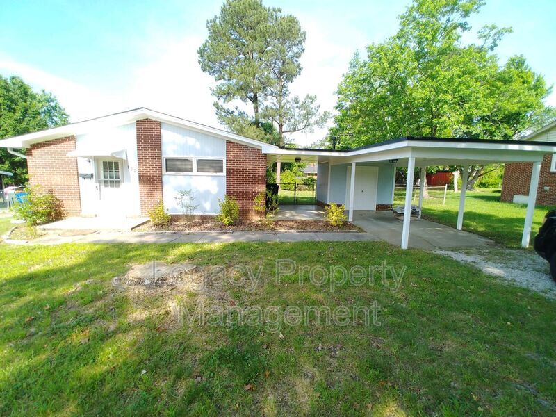 Foto principal - 727 Oakgrove Dr