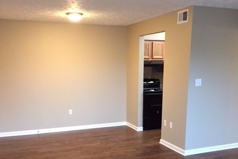Living Room - 420 McDavid Blvd