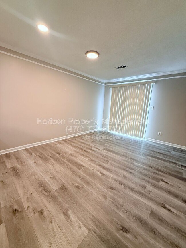 Foto del edificio - 3730 Old Flowery Branch Rd