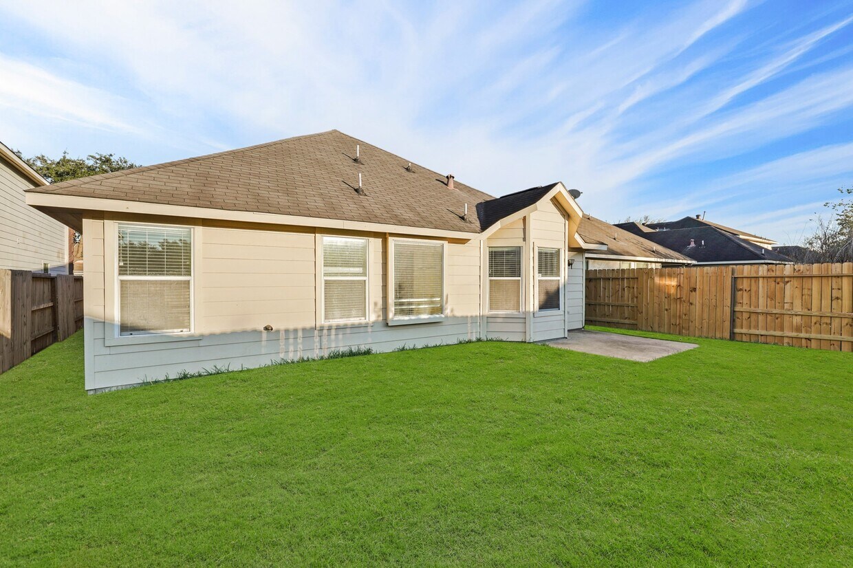 Foto del edificio - 5823 Creektrace Ln