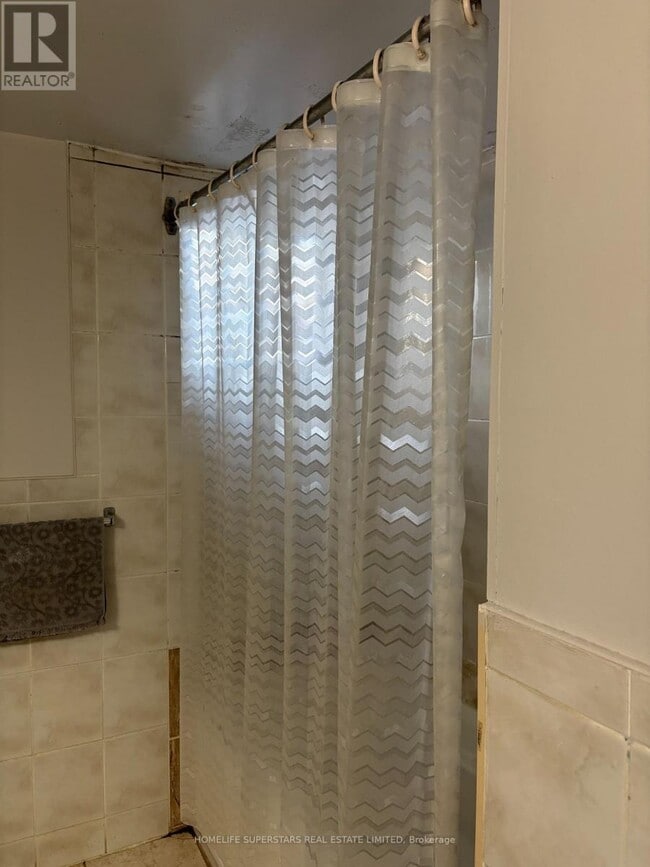 Building Photo - 3670 Crabtree Crescent