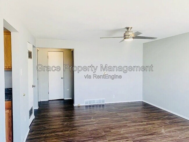 Building Photo - 595 W Dartmouth Ave