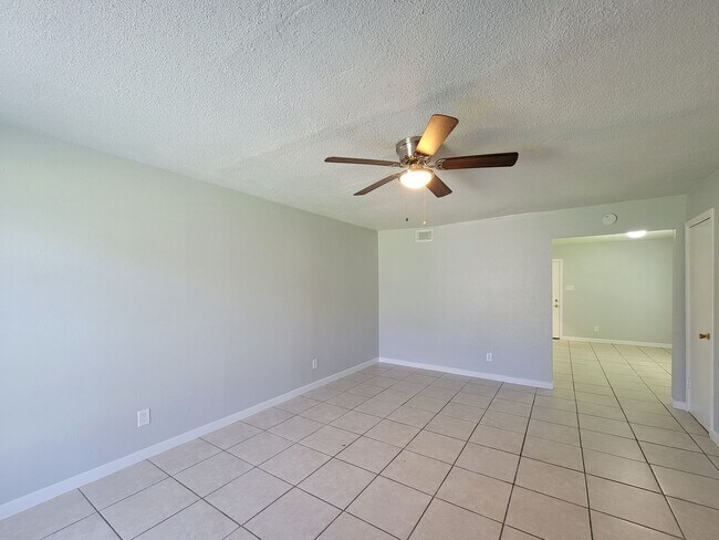 Building Photo - 12330 Ormandy St