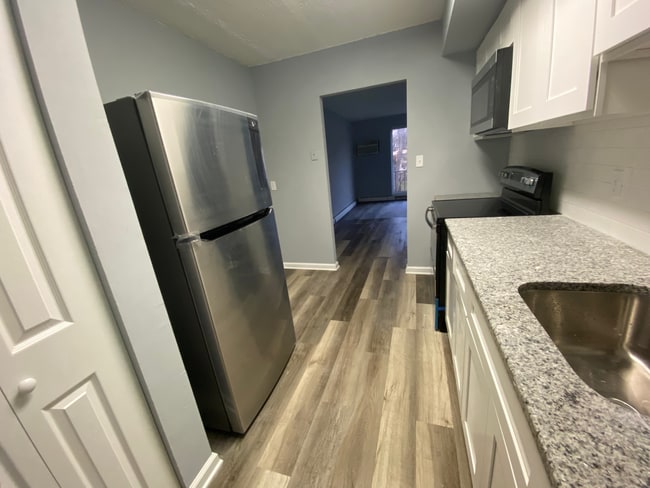 Building Photo - Beautiful Meadowood Condo Unit