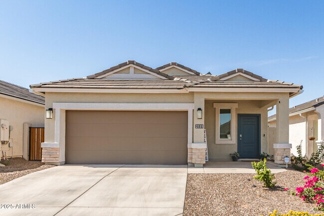 Building Photo - 2131 W Shelly Ave