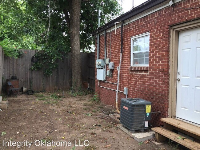 Building Photo - 1 br, 1 bath House - 1709 North Linn Avenue