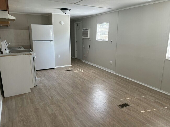 Foto del edificio - 10166 103rd St