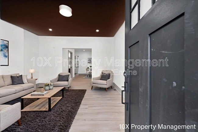 Building Photo - 205 N 22nd St