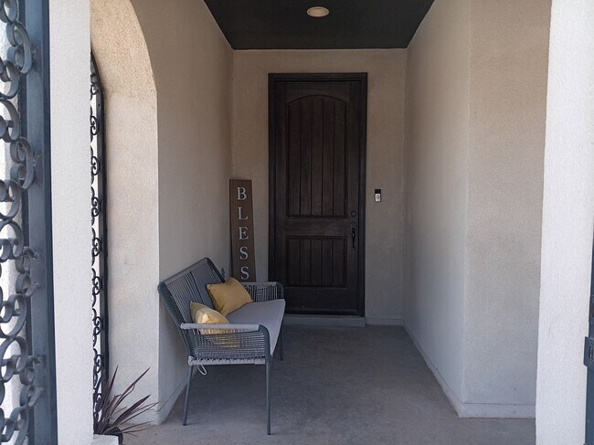 Foto del edificio - 14908 Sunny Land Ave