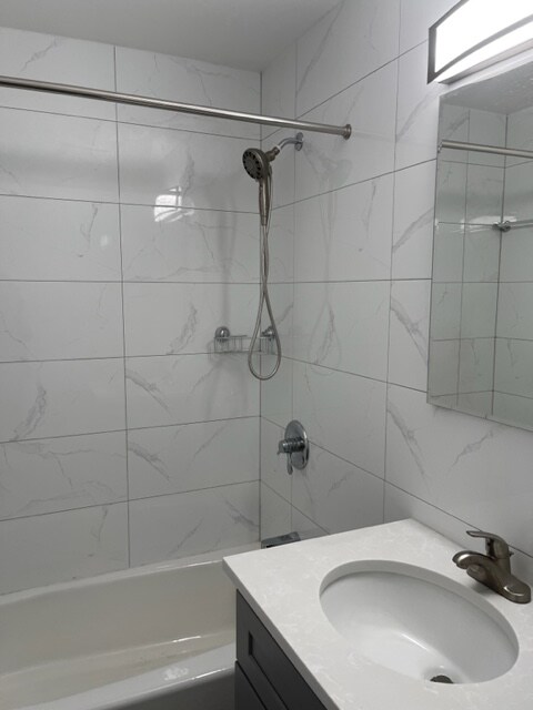 Foto del edificio - 48-21 92nd St