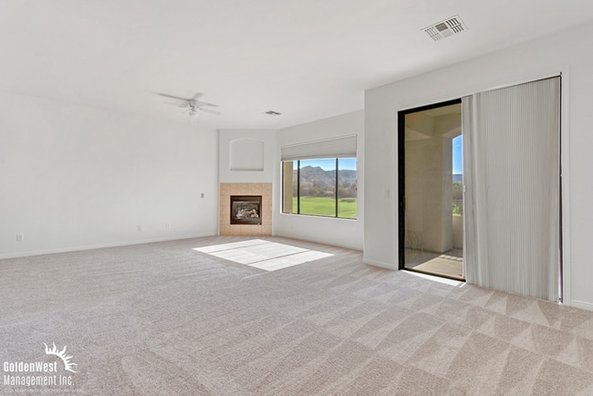Gorgeous 2Bdm 2Ba Home with Golf-Course Vi... - Gorgeous 2Bdm 2Ba Home with Golf-Course Vi...