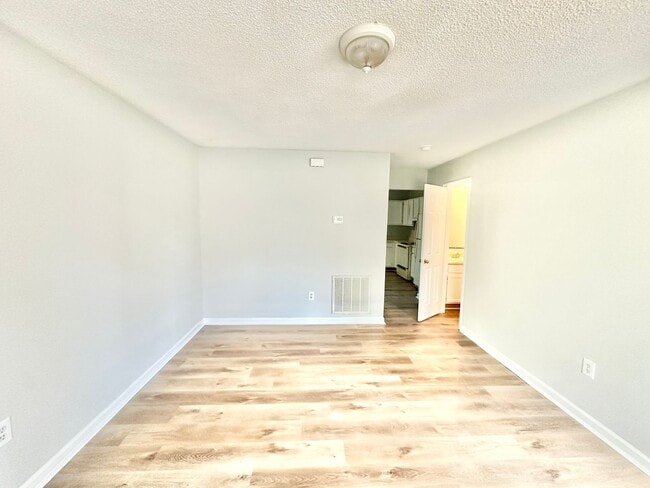 Building Photo - 415008001