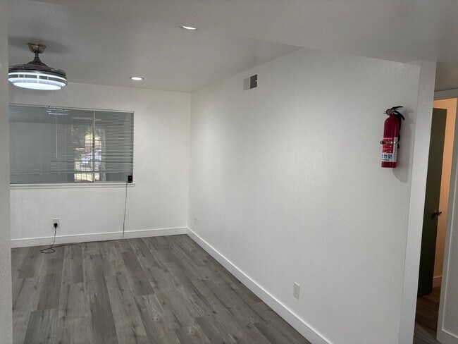 Building Photo - 6920 Maita Cir