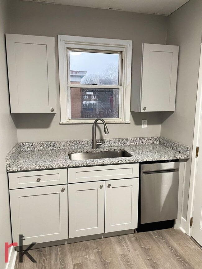 Foto del edificio - 62 N Bryant Ave