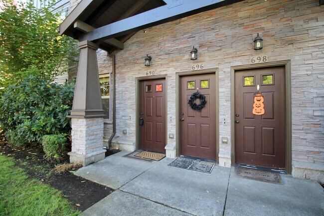 Foto del edificio - Tanasbourne 2 Bed 1 Bath Townhome