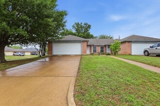 Building Photo - 1502 Sharron Ct