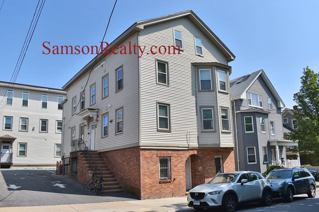 Primary Photo - 16 Trenton St