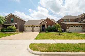 Building Photo - 208 Fieldstone Dr