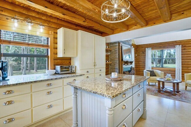 Building Photo - 13050 Marcella Blvd