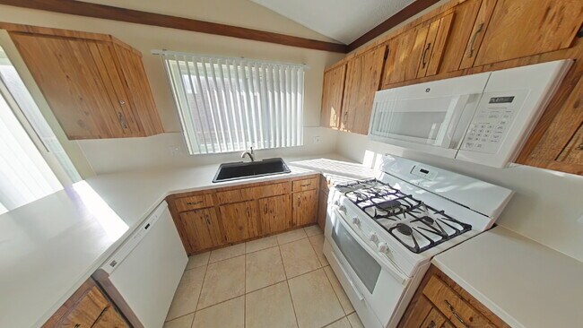 Foto del edificio - 12957 Canterbury Dr