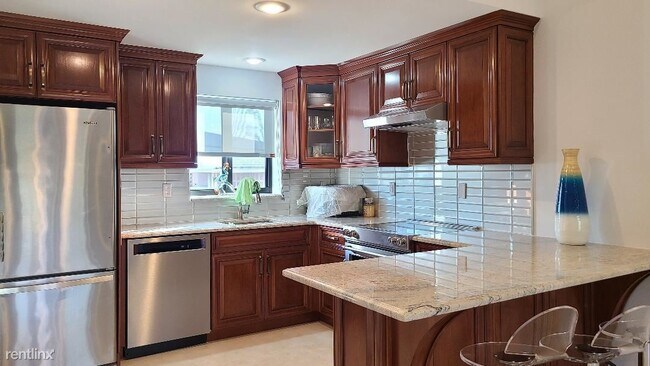 Building Photo - 2 br, 2 bath Condo - 50 SE 12th St Apt 226