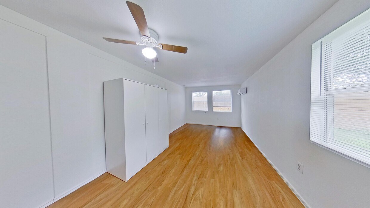 Primary Photo - 1401 Winderemere Dr