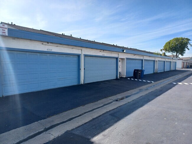 Building Photo - 4358 Bel Estos Way