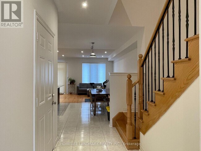 Building Photo - 156 Radial Dr